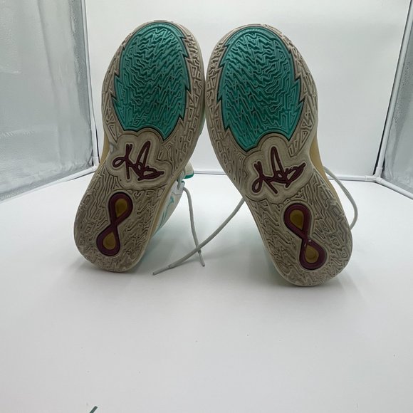 Size 7Y Nike Kyrie Infinity "Sue Bird" Basketball Shoes Golden Tribute - Picture 8 of 9